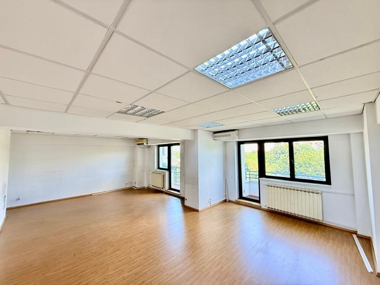 Apartament cu 4 camere decomandat în P-ța Unirii