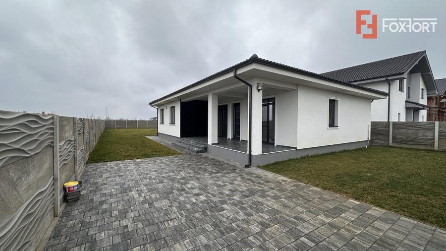 Casă individuală cu 4 camere cu Teren 748 Mp în Moșnița Veche