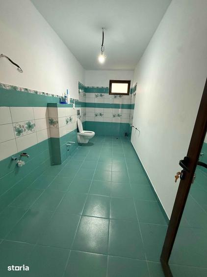 Casă cu 4 camere cu Canalizare în Chercea