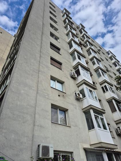 Apartament cu 2 camere semidecomandat în Costin Georgian