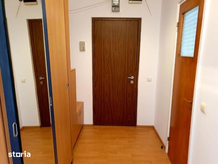 Apartament cu 3 camere în Drumul Taberei