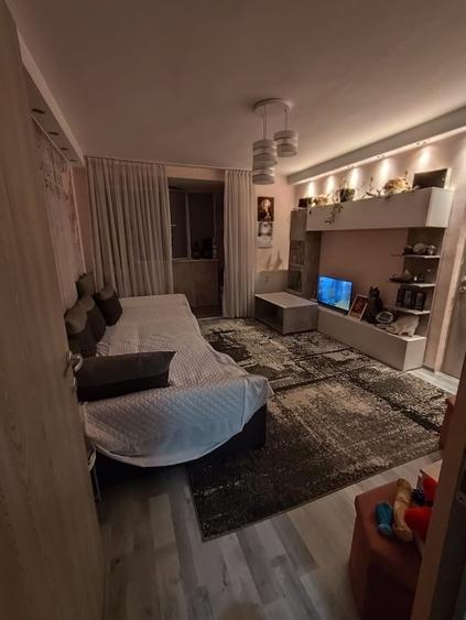 Apartament cu 2 camere decomandat în Drumul Taberei