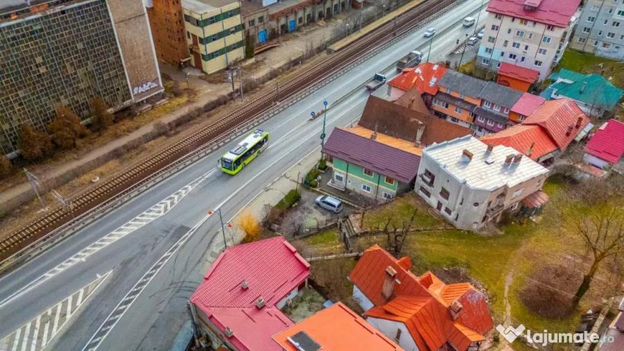 Apartament cu 3 camere decomandat în Calea București