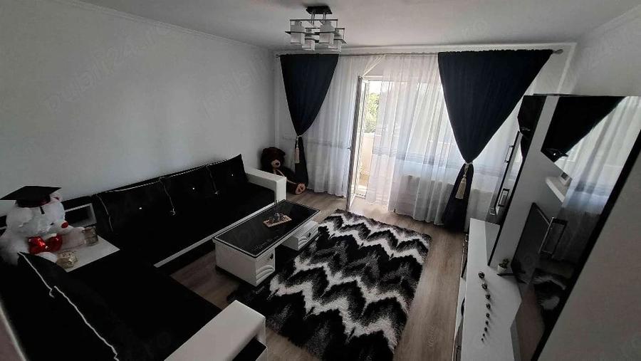 Apartament cu 3 camere decomandat în Mărăcineni