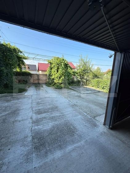Casă individuală cu 10 camere cu Canalizare în Pucioasa