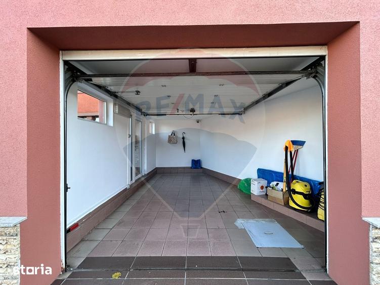 Casă cu 5 camere cu Teren 300 Mp în Pictor Rosenthal