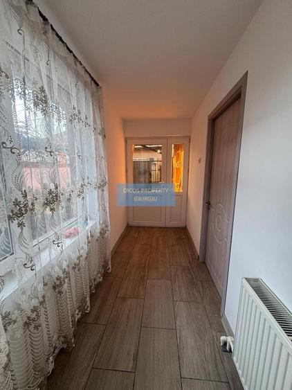 Casă individuală cu 3 camere cu Canalizare în Central