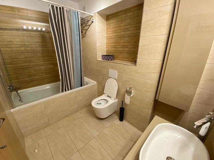 Apartament cu 2 camere semidecomandat în Banu Manta