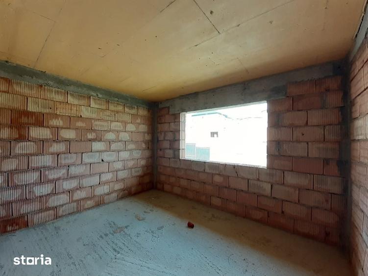 Casă cu 4 camere cu Teren 150 Mp în Valea Lupului