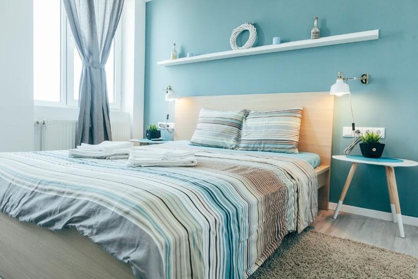 Apartament cu 2 camere semidecomandat, mobilat în P-ța Universității