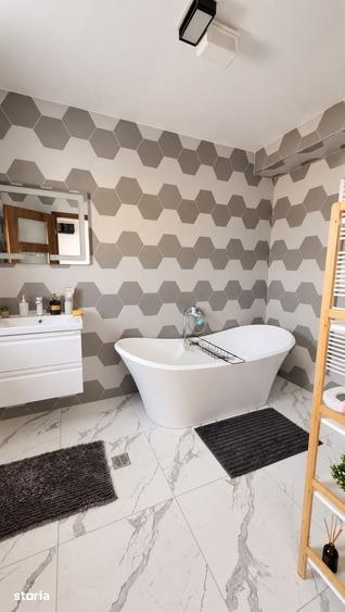 Apartament cu 3 camere în Școlilor