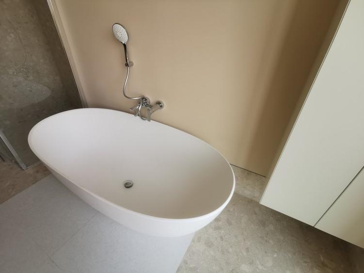 Apartament cu 3 camere decomandat în Capitale