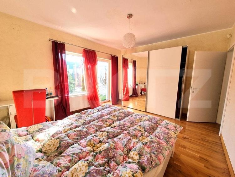 Casă individuală cu 10 camere cu Garaj în Zorilor
