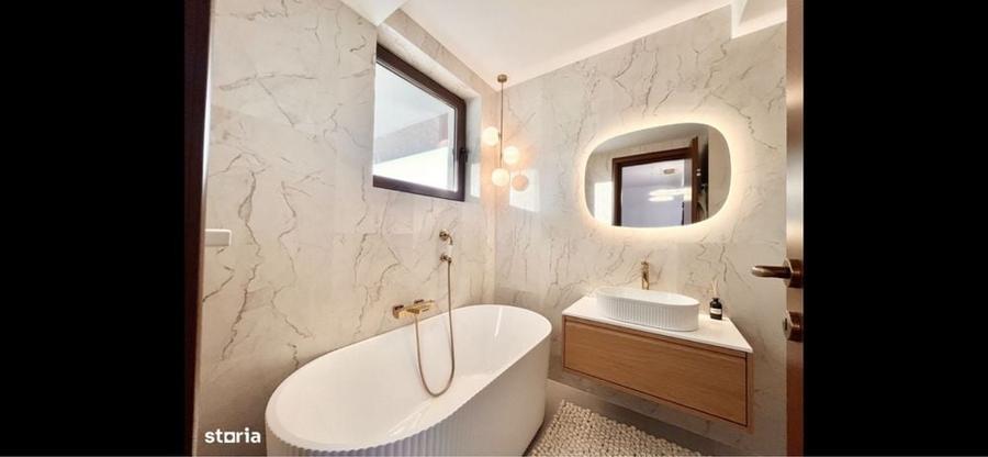 Apartament cu 3 camere semidecomandat în Parcul Carol