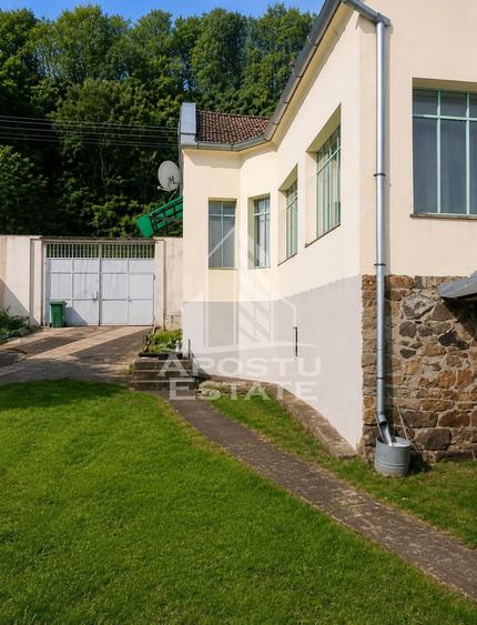 Casă individuală cu 4 camere cu Canalizare în Tisa