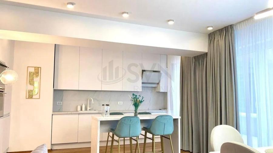 Apartament cu 3 camere semidecomandat, mobilat în Nordului
