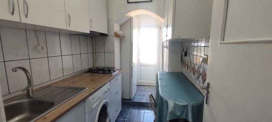 Garsonieră decomandată în Central