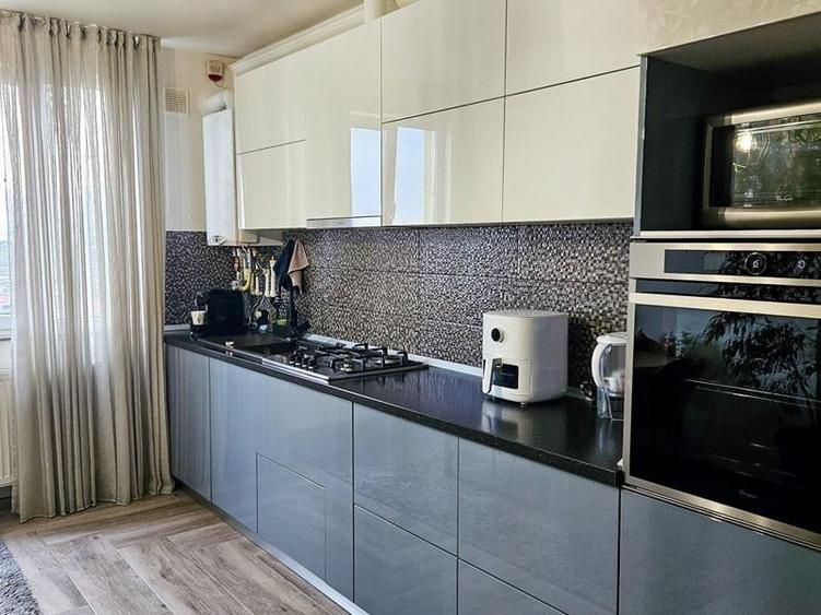 Apartament cu 3 camere decomandat în Burdujeni