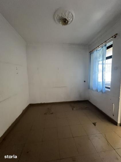 Spațiu comercial, de 700 mp, în Corod