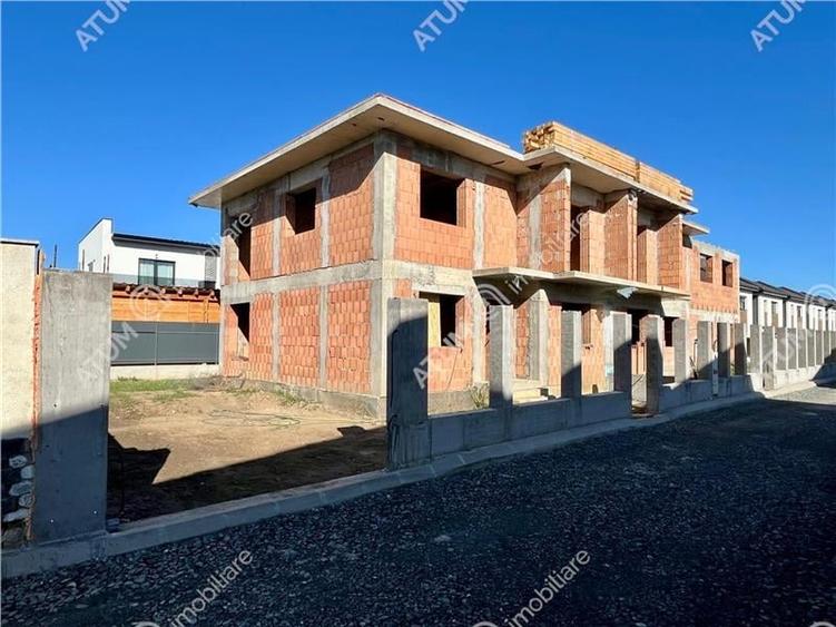 Duplex cu 4 camere cu Canalizare în Șelimbăr