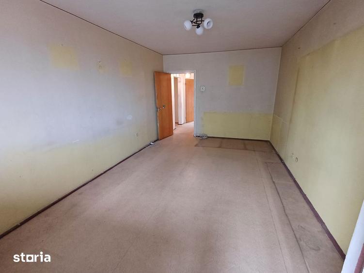 Apartament cu 3 camere decomandat în Decebal