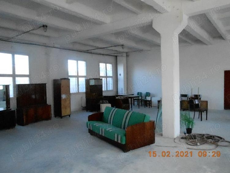 Spațiu comercial, de 800 mp, în Ineu