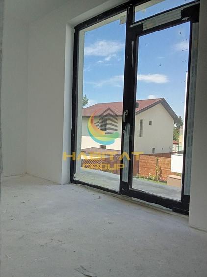 Duplex cu 5 camere cu Canalizare în Central