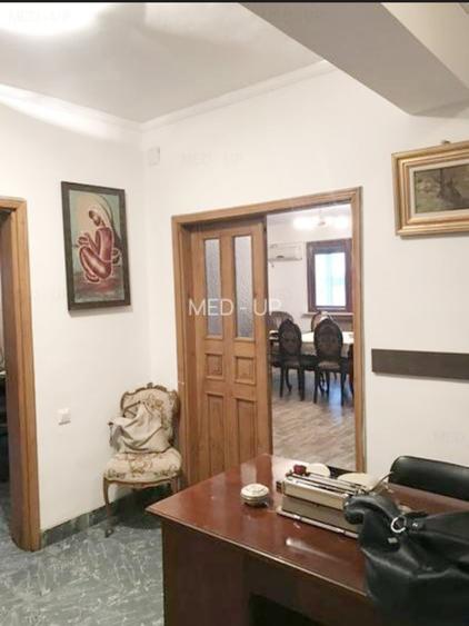 Apartament cu 5 camere decomandat în Ștefan cel Mare