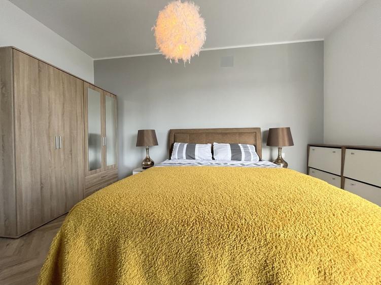 Apartament cu 2 camere semidecomandat, mobilat în Central