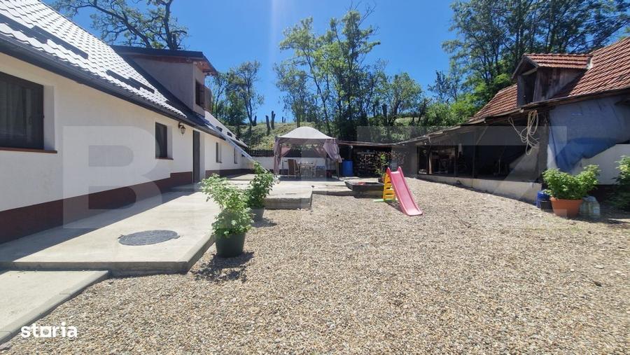 Casă cu 4 camere cu Canalizare în Rotbav