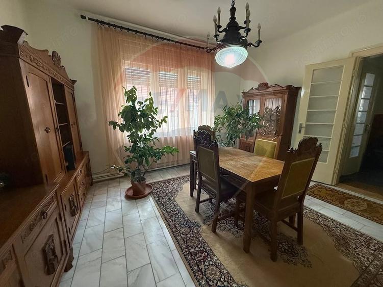 Casă cu 5 camere cu Teren 224 Mp în Ultracentral