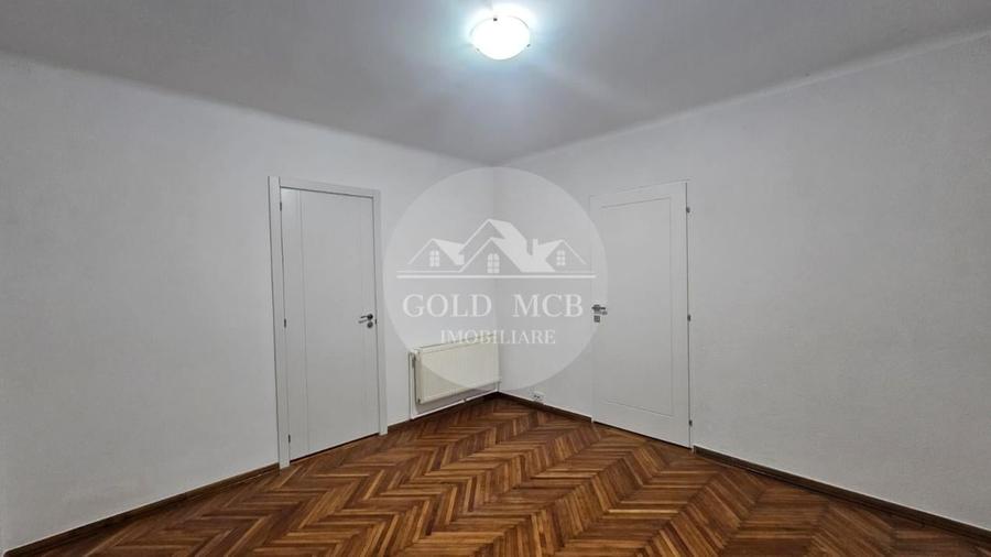 Apartament cu 4 camere circular în Capitale