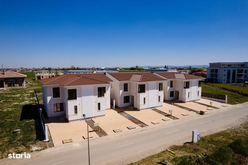 Casă cu 4 camere cu Teren 300 Mp în Vladimirescu