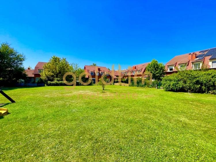 Duplex cu 6 camere cu Piscina în Iancu Nicolae