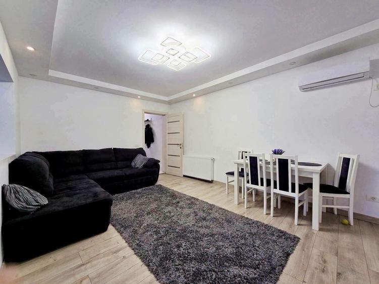 Casă individuală cu 6 camere cu Canalizare în Dobroești