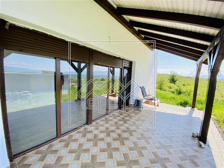 Casă individuală cu 5 camere cu Canalizare în Exterior Est
