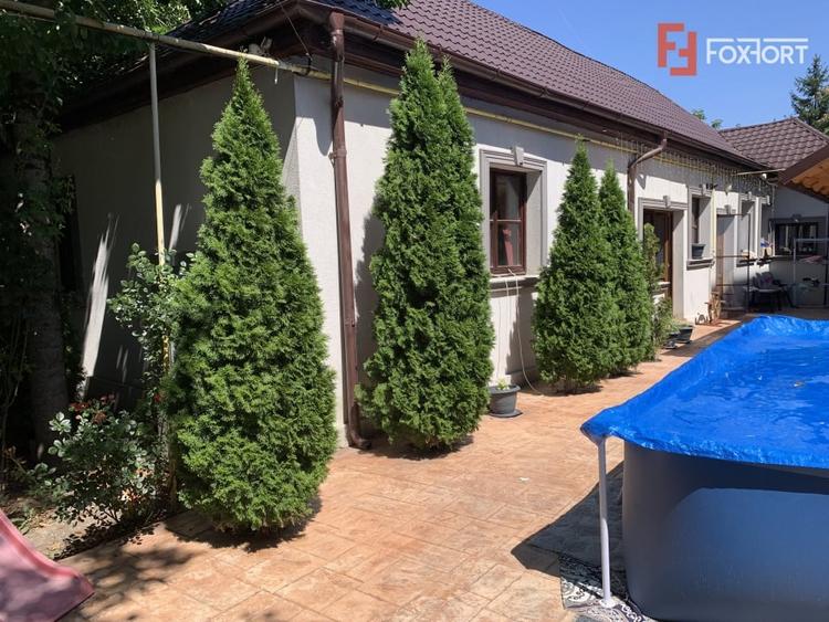 Casă individuală cu 6 camere cu Canalizare în Aradului