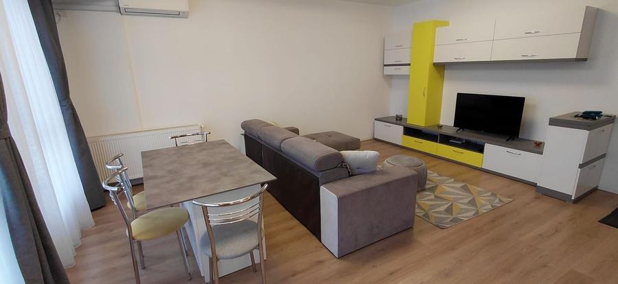 Apartament cu 3 camere semidecomandat, mobilat în Giroc