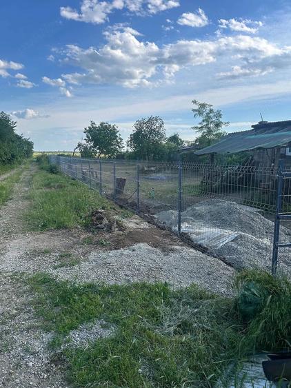 Teren de 500 mp, în Poienarii Burchii