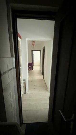 Apartament cu 3 camere decomandat în Sud