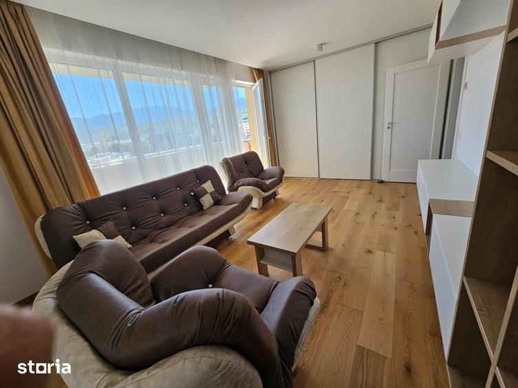 Apartament cu 3 camere decomandat în Astra