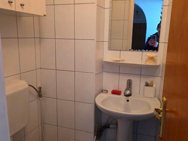 Apartament cu 4 camere decomandat, mobilat în Titan
