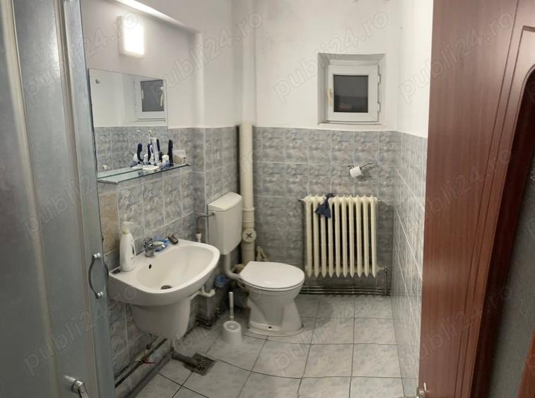 Apartament cu 4 camere decomandat în Păcurari