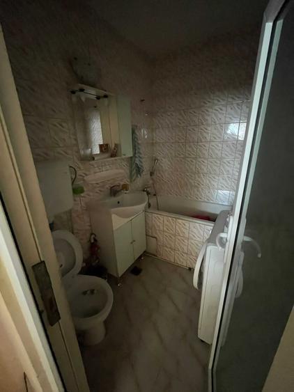 Apartament cu 2 camere semidecomandat în Olteniței