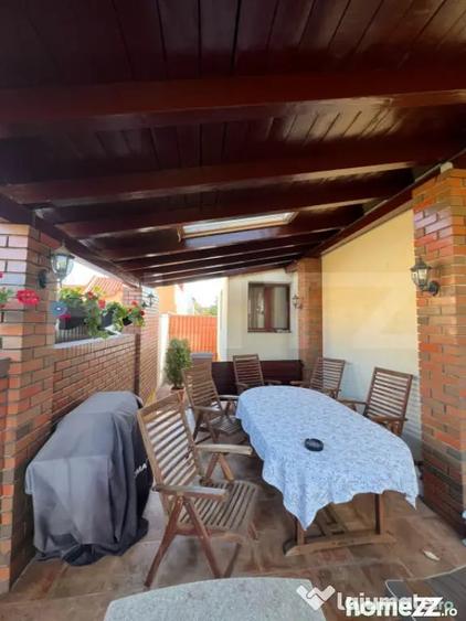 Casă cu 7 camere cu Teren 330 Mp în Burdea