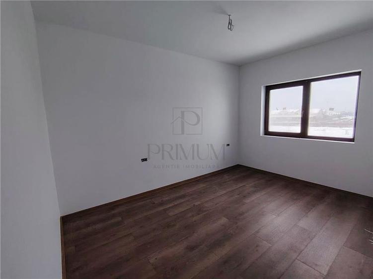 Duplex cu 4 camere cu Canalizare în Moșnița Veche