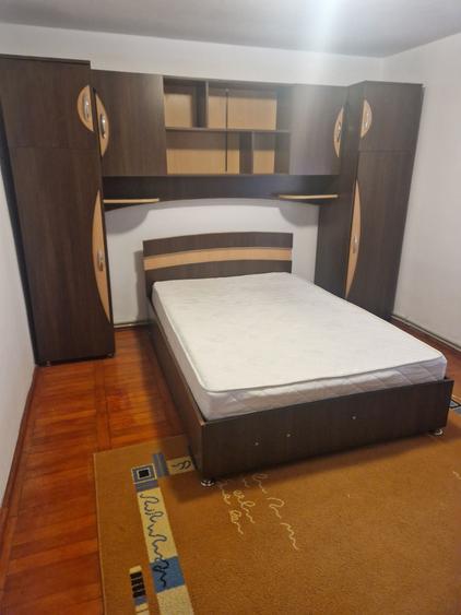 Apartament cu 2 camere decomandat în Fetești-Gară