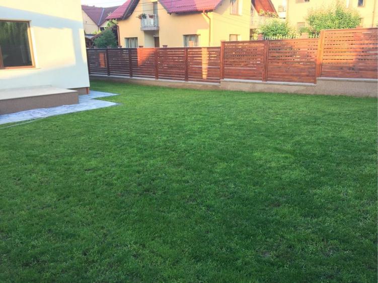 Casă individuală cu 4 camere cu Canalizare în Câmpului