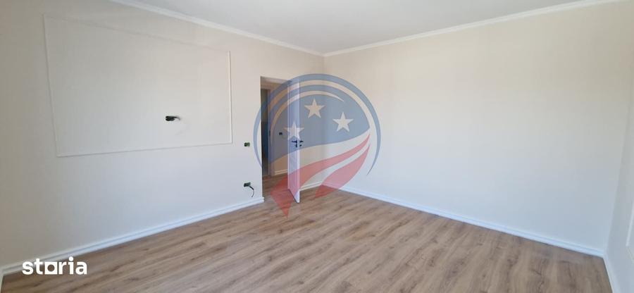Casă cu 4 camere cu Teren 480 Mp în Malu Mare