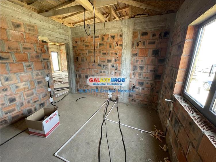 Casă cu 3 camere cu Teren 400 Mp în Crevedia